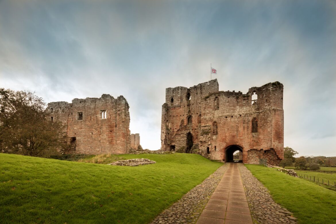 British Cultural Heritage Sites: A Practical Visitor and Community Guide - ilustracja artykulu